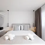 Apart-hotel Mytheo 4*